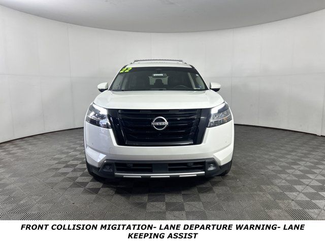 2022 Nissan Pathfinder SL