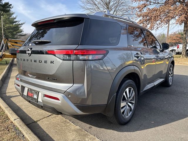 2022 Nissan Pathfinder SL