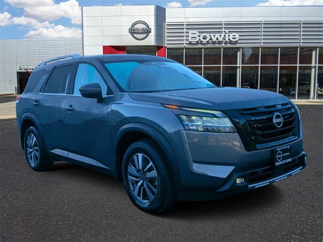 2022 Nissan Pathfinder SL