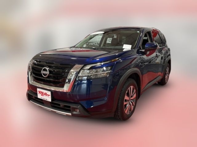 2022 Nissan Pathfinder SL