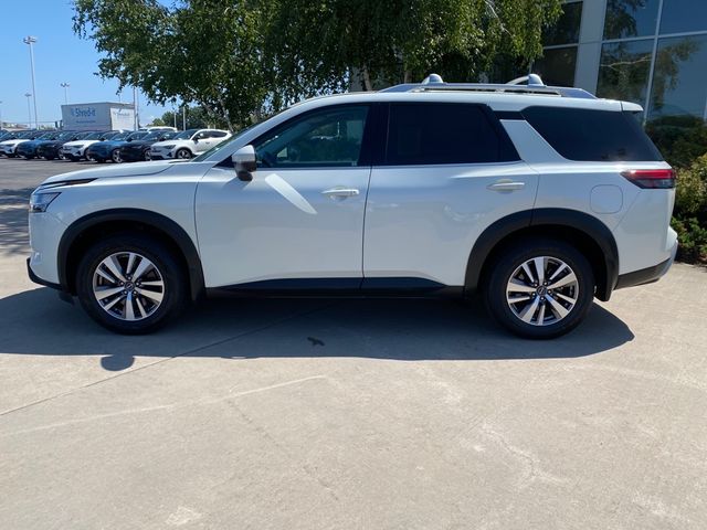 2022 Nissan Pathfinder SL