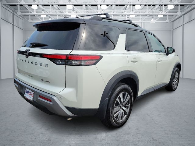 2022 Nissan Pathfinder SL