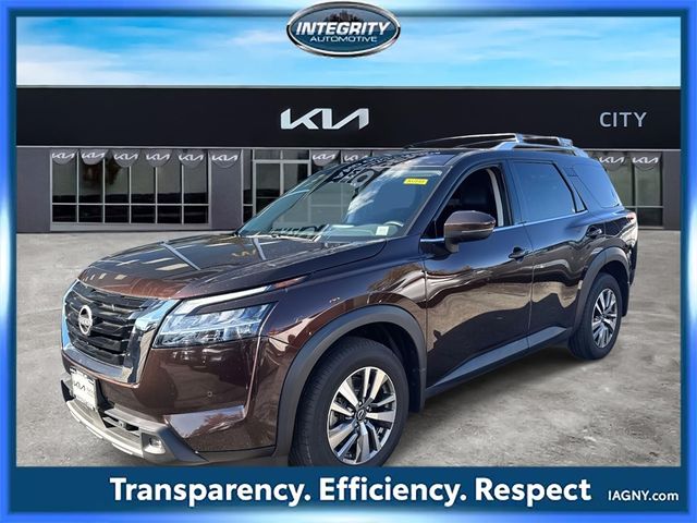 2022 Nissan Pathfinder SL