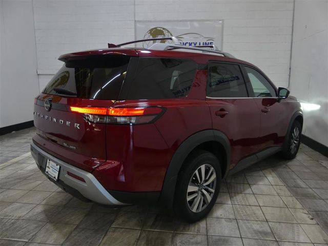 2022 Nissan Pathfinder SL