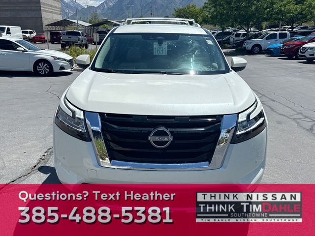 2022 Nissan Pathfinder SL