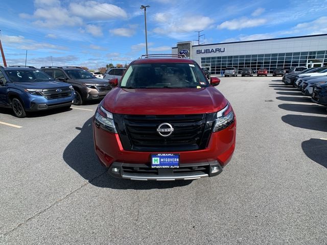 2022 Nissan Pathfinder SL