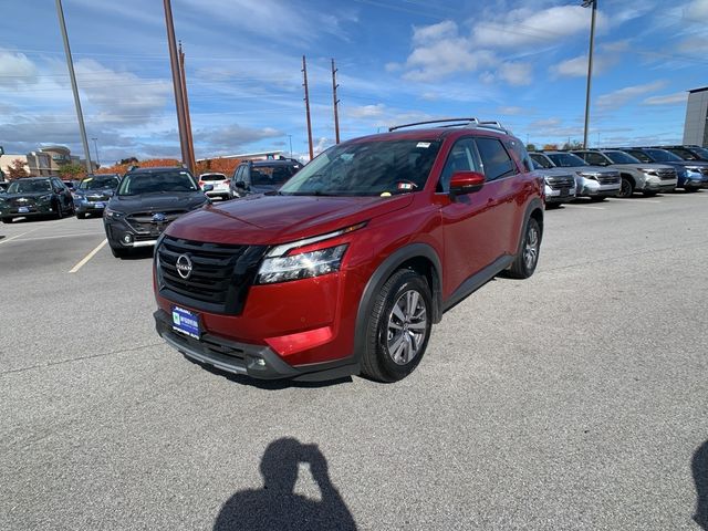 2022 Nissan Pathfinder SL