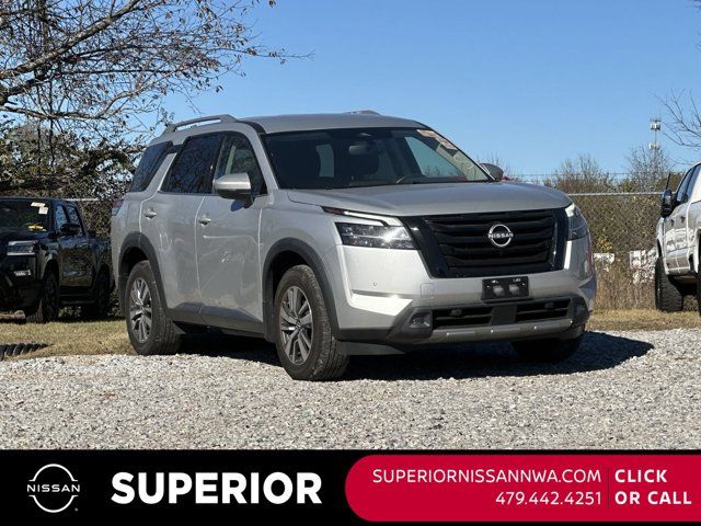 2022 Nissan Pathfinder SL