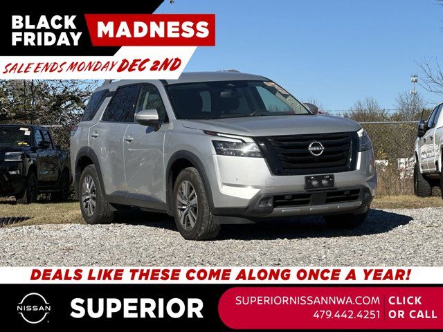 2022 Nissan Pathfinder SL