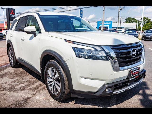 2022 Nissan Pathfinder SL