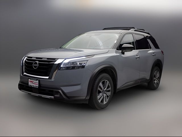 2022 Nissan Pathfinder SL