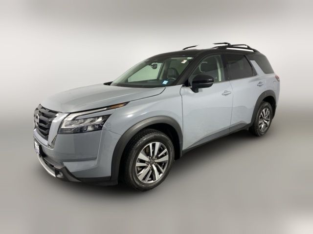 2022 Nissan Pathfinder SL