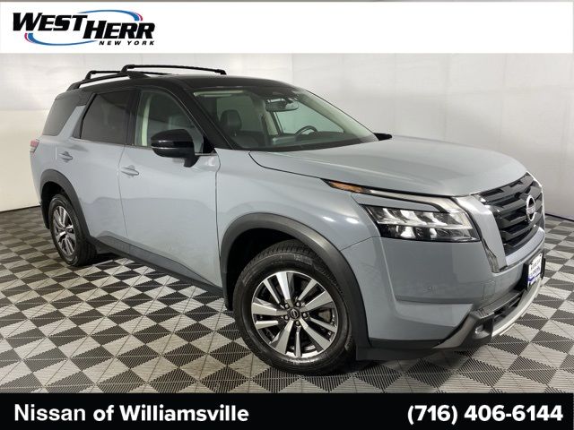 2022 Nissan Pathfinder SL