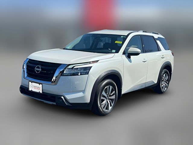 2022 Nissan Pathfinder SL