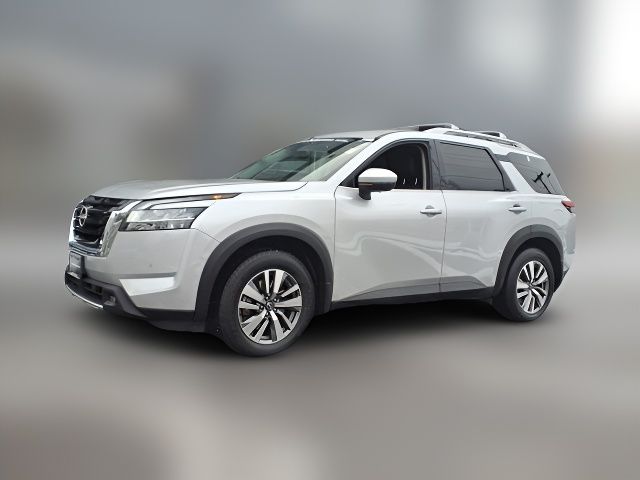 2022 Nissan Pathfinder SL