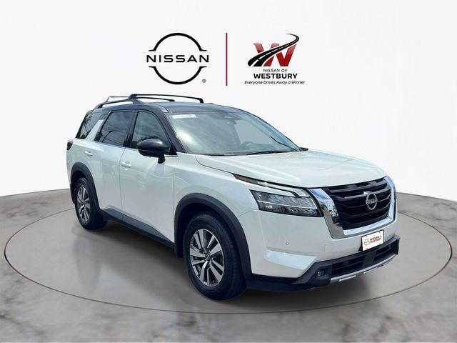 2022 Nissan Pathfinder SL