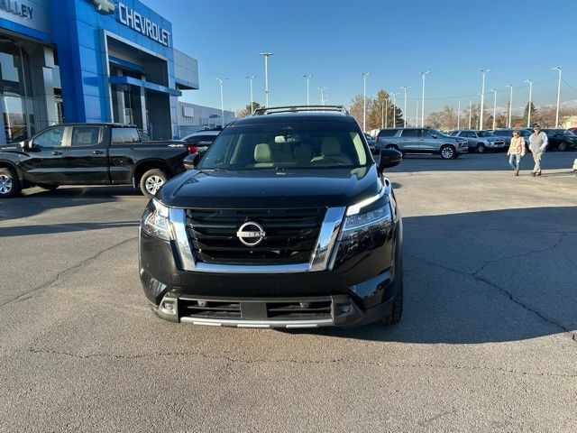 2022 Nissan Pathfinder SL