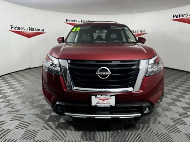 2022 Nissan Pathfinder SL