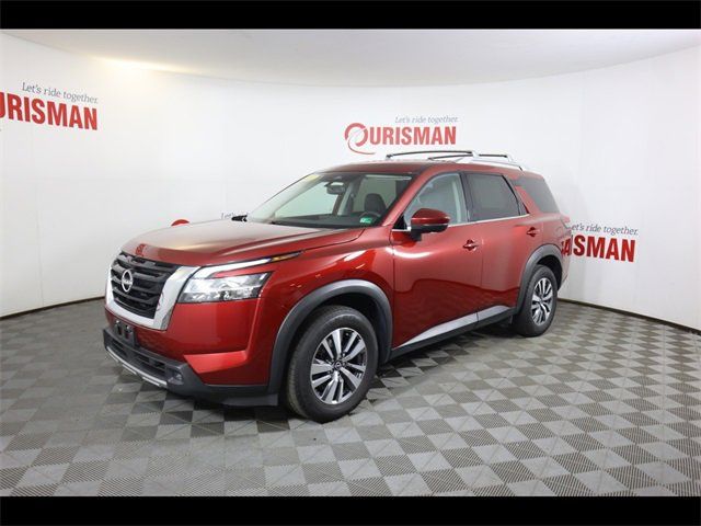 2022 Nissan Pathfinder SL