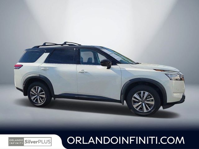 2022 Nissan Pathfinder SL