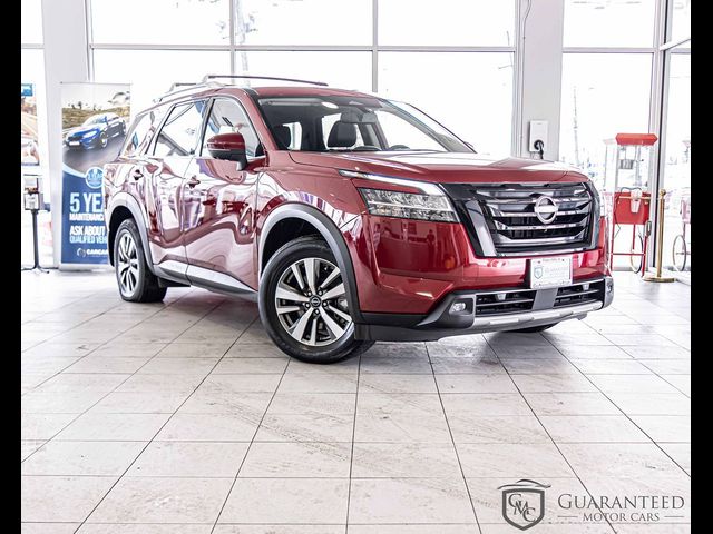 2022 Nissan Pathfinder SL