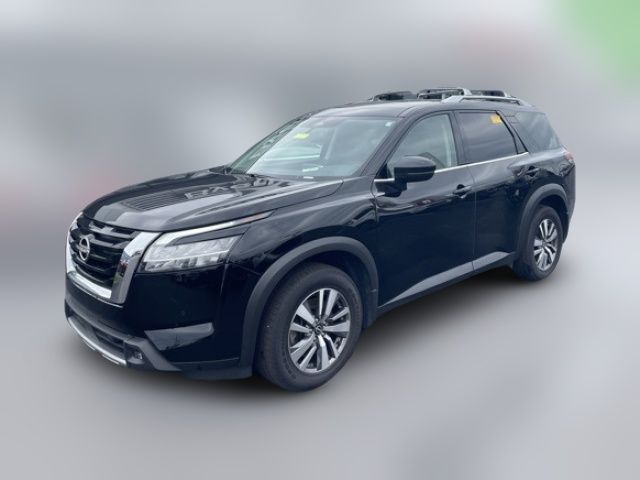 2022 Nissan Pathfinder SL
