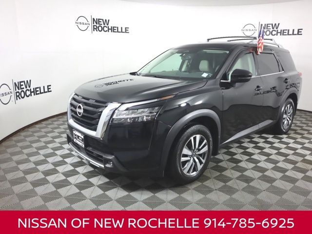 2022 Nissan Pathfinder SL