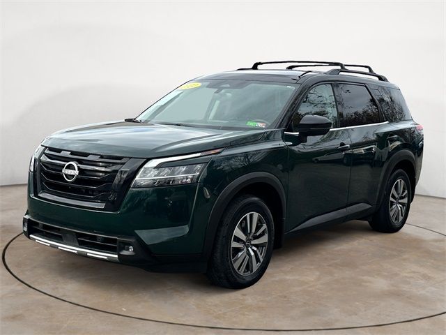 2022 Nissan Pathfinder SL