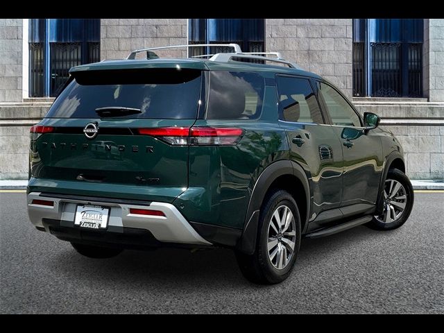 2022 Nissan Pathfinder SL