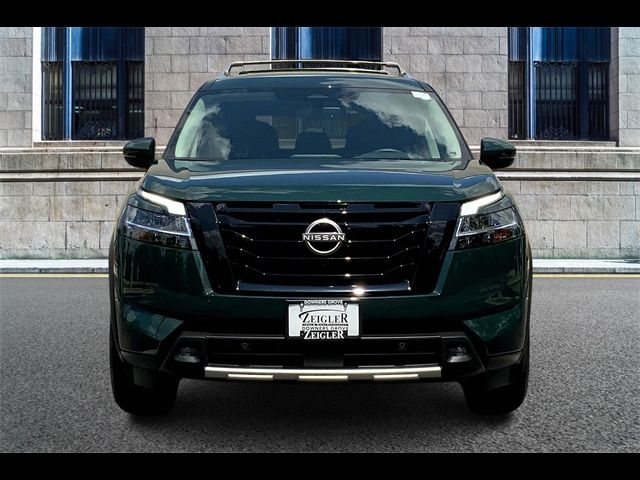 2022 Nissan Pathfinder SL