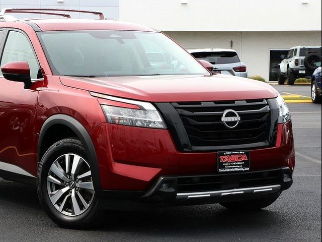 2022 Nissan Pathfinder SL