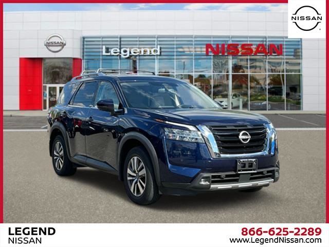 2022 Nissan Pathfinder SL