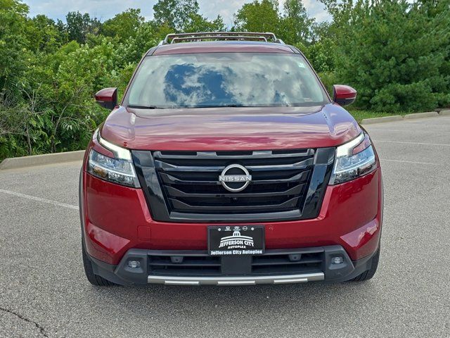 2022 Nissan Pathfinder SL