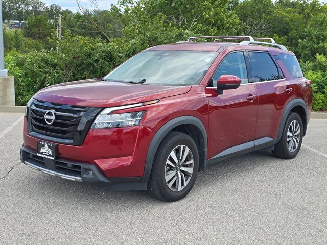 2022 Nissan Pathfinder SL