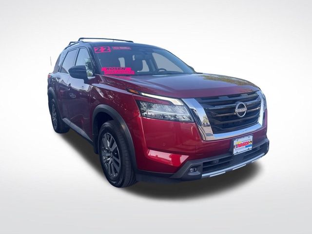 2022 Nissan Pathfinder SL