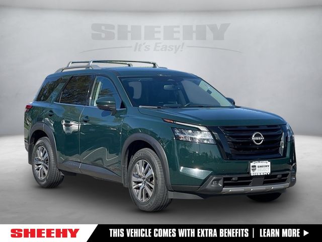 2022 Nissan Pathfinder SL