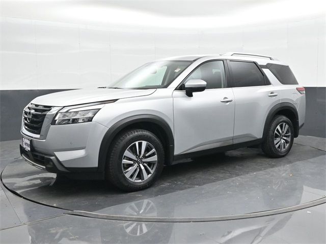 2022 Nissan Pathfinder SL