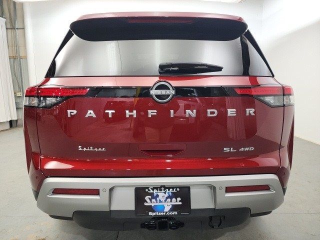 2022 Nissan Pathfinder SL