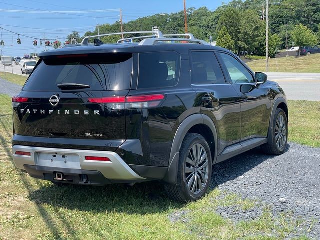 2022 Nissan Pathfinder SL