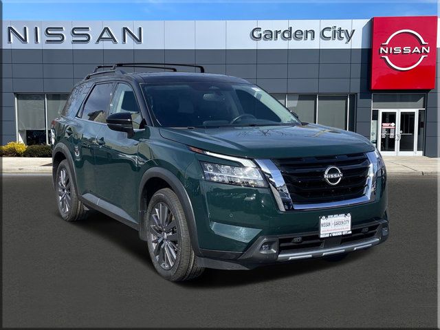 2022 Nissan Pathfinder SL