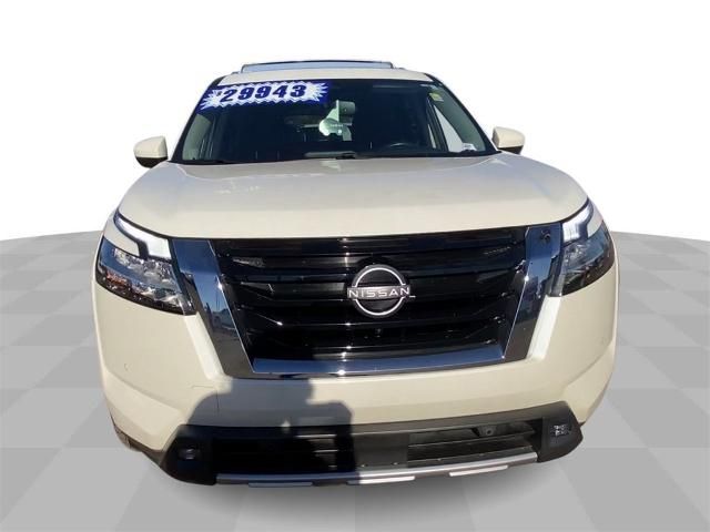 2022 Nissan Pathfinder SL