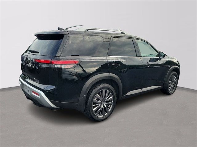 2022 Nissan Pathfinder SL