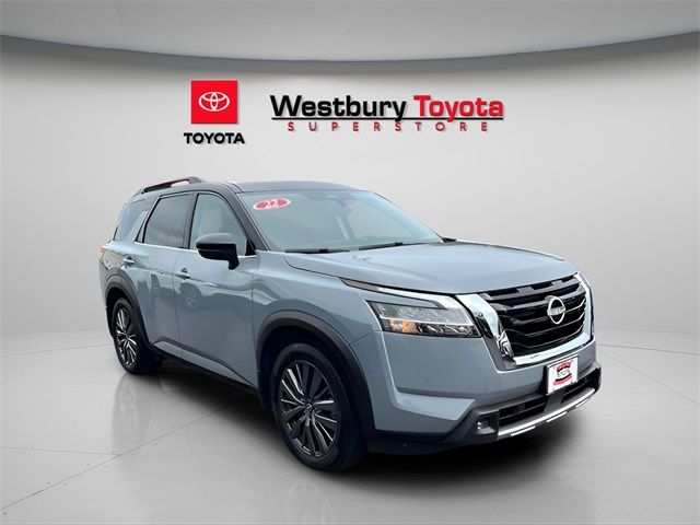 2022 Nissan Pathfinder SL