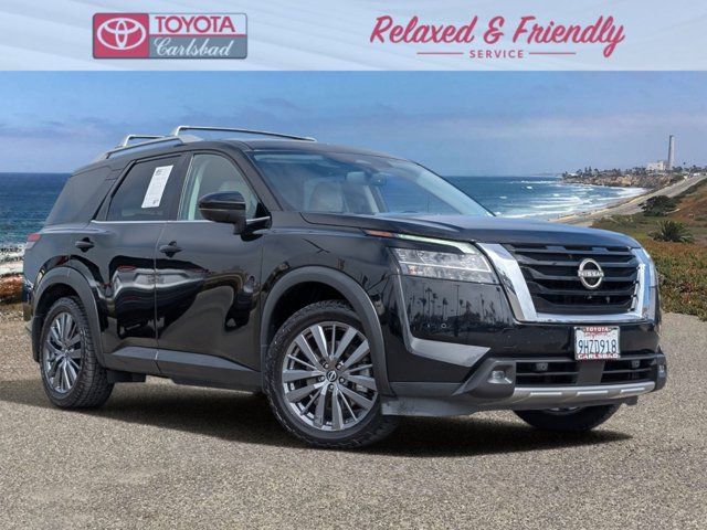 2022 Nissan Pathfinder SL
