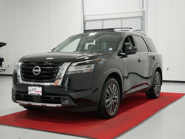 2022 Nissan Pathfinder SL