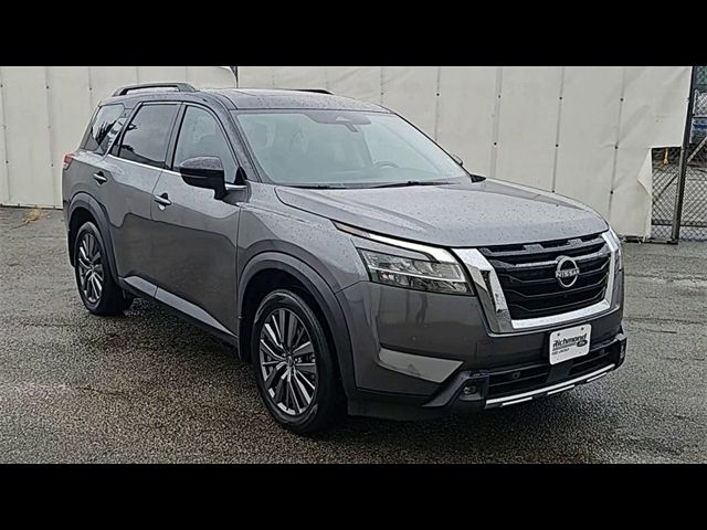 2022 Nissan Pathfinder SL