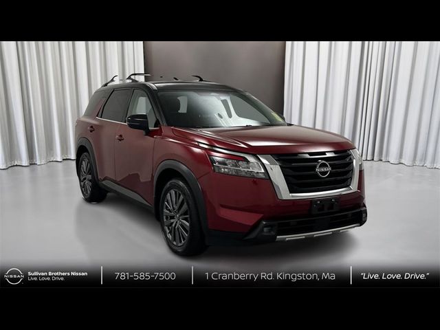 2022 Nissan Pathfinder SL