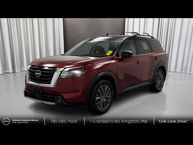 2022 Nissan Pathfinder SL