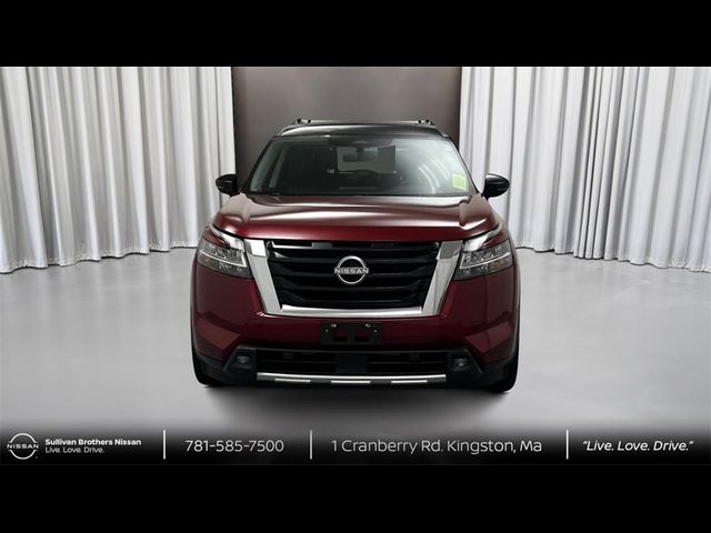 2022 Nissan Pathfinder SL