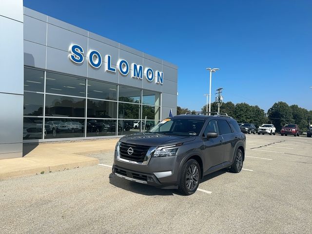 2022 Nissan Pathfinder SL